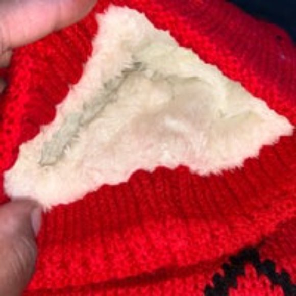 Childrens superhero beanie and scarf set - Picture 2 of 3